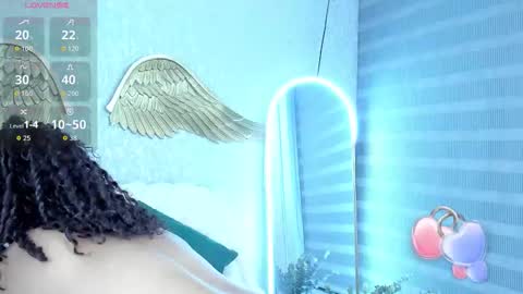 Snapshot of emmaferrary chatting on November 17, 11:32 pm Emma Ferrary online show from November 17, 11:32 pm