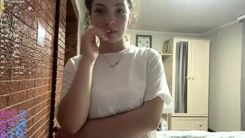 Snapshot of emmagerhauser chatting on June 6, 3:17 pm emmagerhauser online show from June 6, 3:17 pm