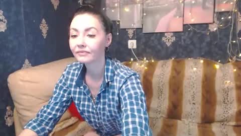EmmaGoldX online show from December 15, 7:35 am
