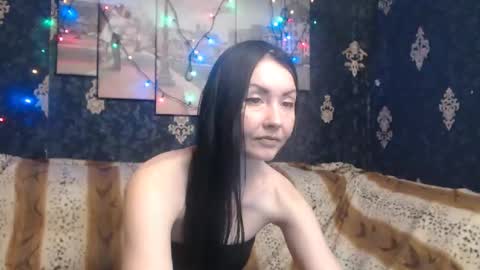 EmmaGoldX online show from February 7, 1:01 pm