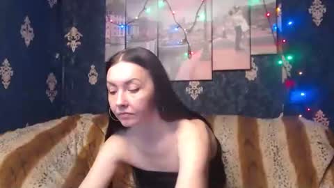 EmmaGoldX online show from March 5, 1:39 pm