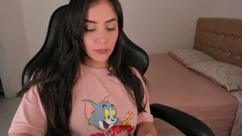 Snapshot of emmagrace99 chatting on May 1, 1:54 am Jennifer online show from May 1, 1:54 am