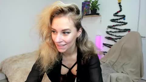 Emma online show from December 2, 8:19 am