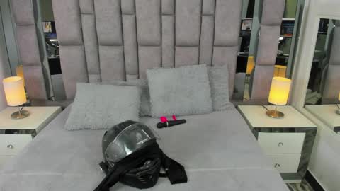 EMMA HILL online show from May 23, 11:03 am
