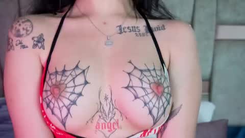 Snapshot of emmajohanson chatting on November 21, 7:01 pm emmajohanson online show from November 21, 7:01 pm