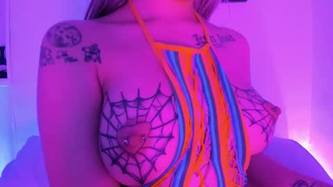 emmajohanson online show from February 21, 7:04 pm