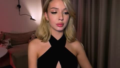 Emma online show from March 15, 5:19 pm