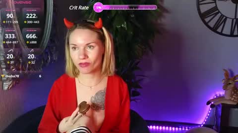 Snapshot of emmalarkins chatting on February 14, 12:14 pm Emma online show from February 14, 12:14 pm