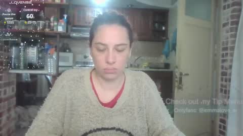 Snapshot of emmalove_ar chatting on December 4, 7:23 pm emmalove_ar online show from December 4, 7:23 pm