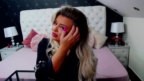 Emma Mavis online show from December 10, 8:19 am