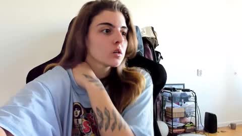 Snapshot of emmamon chatting on September 27, 10:42 am Emma online show from September 27, 10:42 am