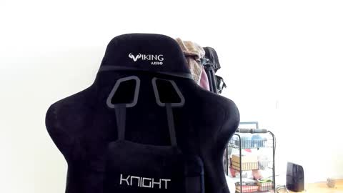 Snapshot of emmamon chatting on October 11, 10:25 am Emma online show from October 11, 10:25 am