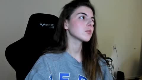 Snapshot of emmamon chatting on November 12, 3:01 pm Emma online show from November 12, 3:01 pm