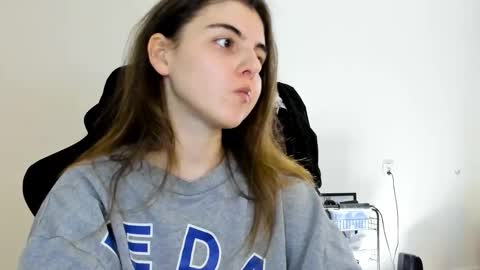 Snapshot of emmamon chatting on November 29, 12:08 pm Emma online show from November 29, 12:08 pm