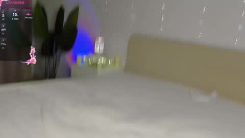 emmanuelleee online show from January 5, 5:27 pm