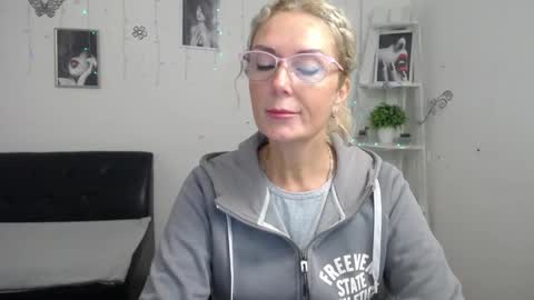 Emma online show from October 12, 5:17 am