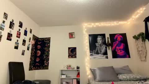 emmaraee online show from July 19, 10:46 pm