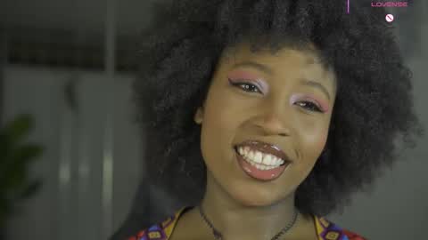 Snapshot of emmasanzoficial chatting on February 22, 10:58 am Sara online show from February 22, 10:58 am