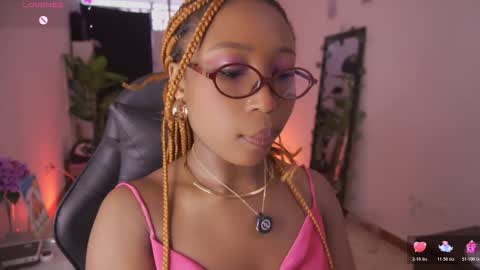 Snapshot of emmasanzoficial chatting on March 16, 3:49 pm Sara online show from March 16, 3:49 pm