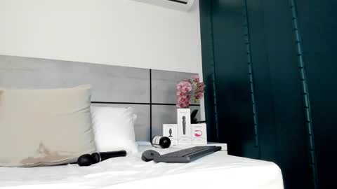  Emma  online show from February 9, 8:22 am