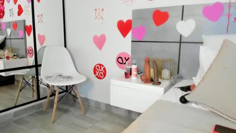  Emma  online show from February 15, 5:19 am