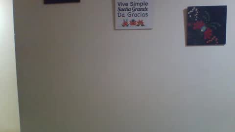 Snapshot of emmasplycer chatting on January 19, 2:15 am EmmaSplycer online show from January 19, 2:15 am