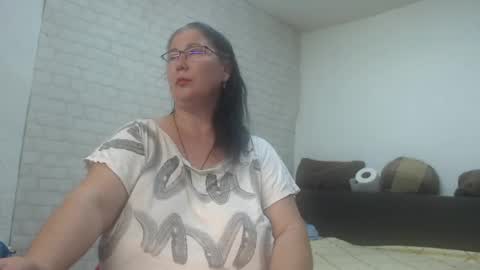 emmasquirt69 online show from June 4, 6:19 am