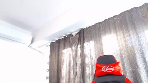 Emma online show from December 20, 9:43 am