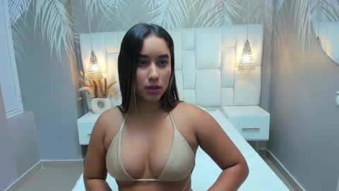 Snapshot of emmathompson__ chatting on March 13, 1:23 am emmathompson__ online show from March 13, 1:23 am