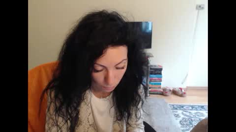 Snapshot of emmatoo95 chatting on October 8, 8:01 am Emmatoo online show from October 8, 8:01 am