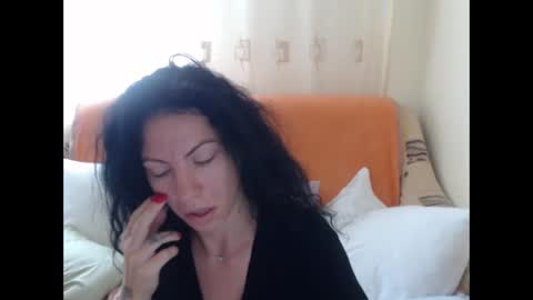 Snapshot of emmatoo95 chatting on October 11, 8:57 am Emmatoo online show from October 11, 8:57 am