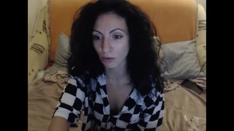 Snapshot of emmatoo95 chatting on November 1, 10:01 pm Emmatoo online show from November 1, 10:01 pm