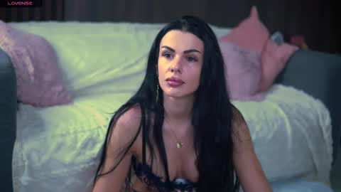 Emma online show from January 9, 7:26 pm