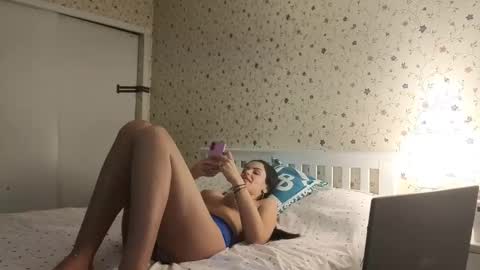 Snapshot of emmavayne chatting on March 4, 9:21 pm Emma online show from March 4, 9:21 pm