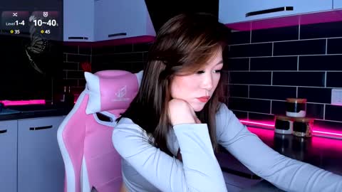 Snapshot of emmavictori chatting on January 17, 8:00 pm Shaiya online show from January 17, 8:00 pm