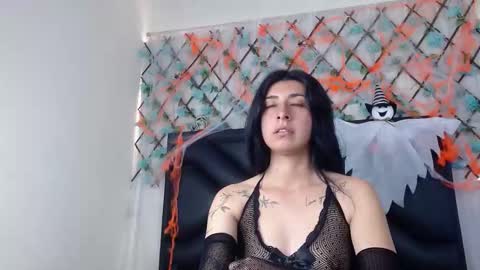 Snapshot of emmawillliams chatting on November 2, 6:21 pm Emma online show from November 2, 6:21 pm