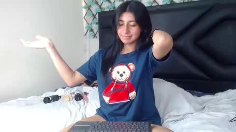 Snapshot of emmawillliams chatting on November 29, 4:54 pm Emma online show from November 29, 4:54 pm