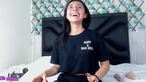 Snapshot of emmawillliams chatting on December 1, 3:28 pm Emma online show from December 1, 3:28 pm