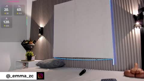 emmazc_ online show from November 25, 8:20 pm