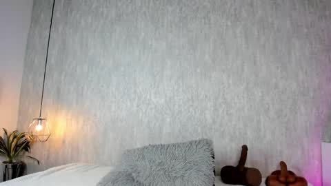 Snapshot of emmazc_ chatting on April 16, 8:31 pm emmazc_ online show from April 16, 8:31 pm