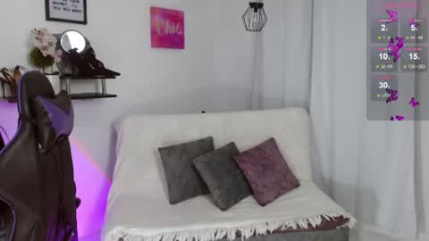 Emmi Cam online show from June 24, 1:10 pm