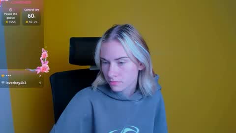 Emmi online show from October 7, 7:22 pm