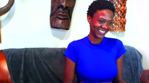 Snapshot of emmiblaq chatting on June 18, 9:14 am emmiblaq online show from June 18, 9:14 am