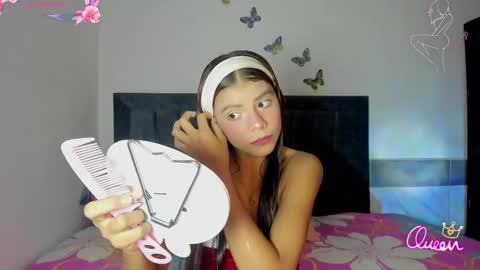 Snapshot of emmie_bunny chatting on March 28, 10:20 pm Emmie online show from March 28, 10:20 pm