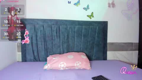 Snapshot of emmie_bunny chatting on April 16, 9:26 pm Emmie online show from April 16, 9:26 pm