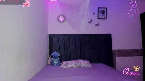 Snapshot of emmie_bunny chatting on May 14, 9:54 pm Emmie online show from May 14, 9:54 pm