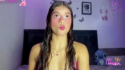 Snapshot of emmie_bunny chatting on June 21, 10:23 pm Emmie online show from June 21, 10:23 pm
