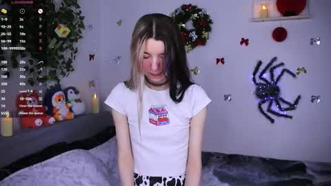 emmie_everly online show from December 21, 11:17 am