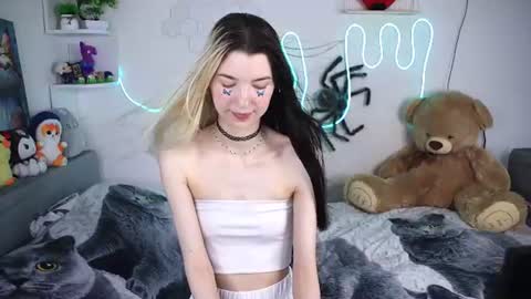 emmie_everly online show from July 18, 12:42 pm