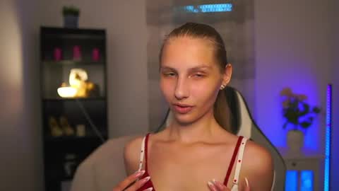 Emmie online show from June 28, 2:12 pm